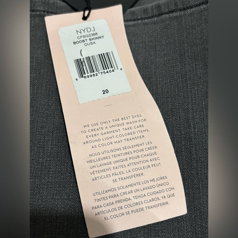 Woman’s Jean (Lot 2) - Picture 5 of 8